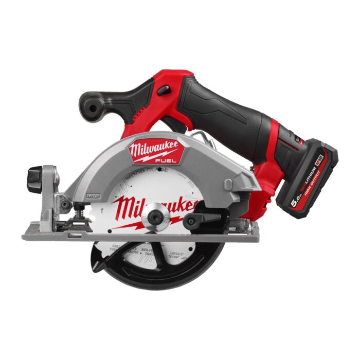 Sierra circular subcompacta M12 FUEL™, diámetro del disco 140mm, máxima profundidad de corte 46mm, 3.600rpm. Se suministra con 2 baterías M12HB5 y cargador C12C, en HD-box Milwaukee