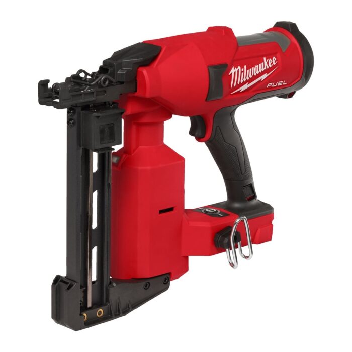Grapadora de cercados M18 FUEL™, anchura grapa 10,3mm, longitud grapa 38-51mm, capacidad del cargador 45 grapas, ajuste de profundidad sin llave. Se suministra en versión cero, sin baterías ni cargador, en kitbox Milwaukee